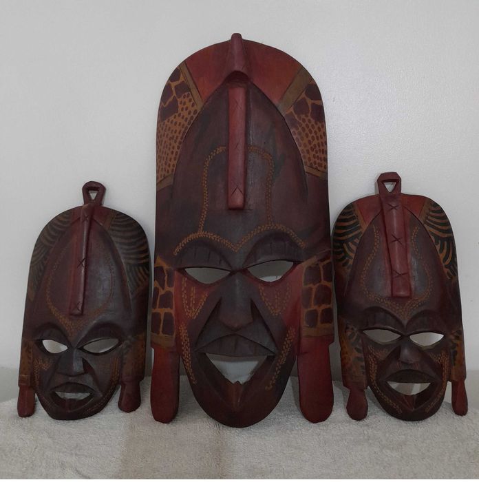 Artesanato Mascaras africanas em madeira