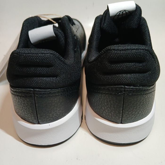 Adidas criança Tam: 32