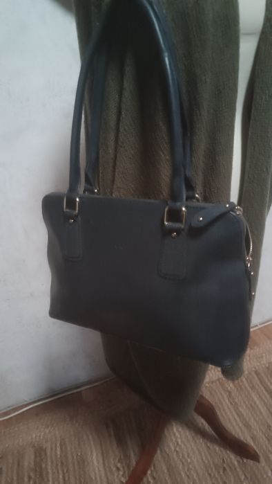 Skórzana torebka kuferek klasyka