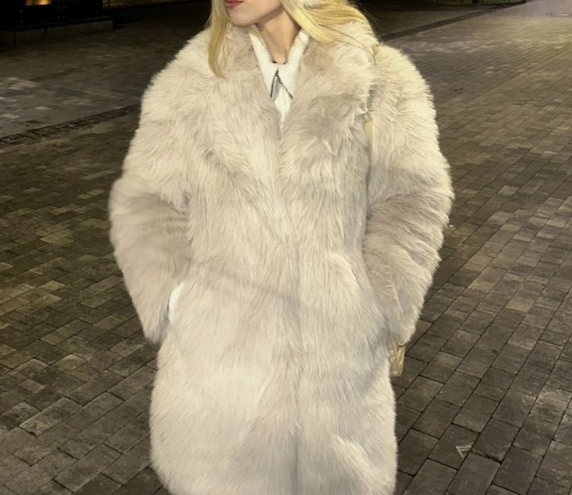 Шуба еко Zara білого кольору