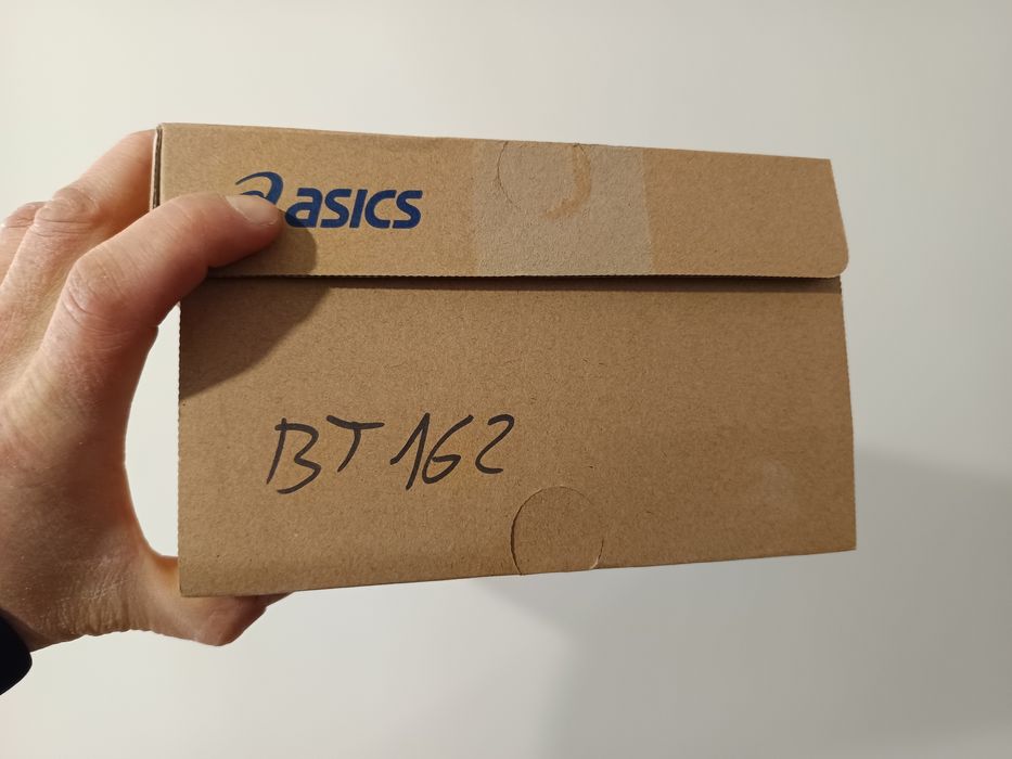 Buty sportowe Asics task 2