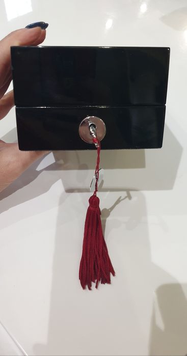 Продам шкатулку от духов Killian.