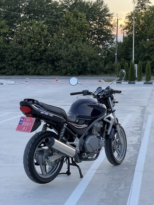 Продаж Kawasaki er 5