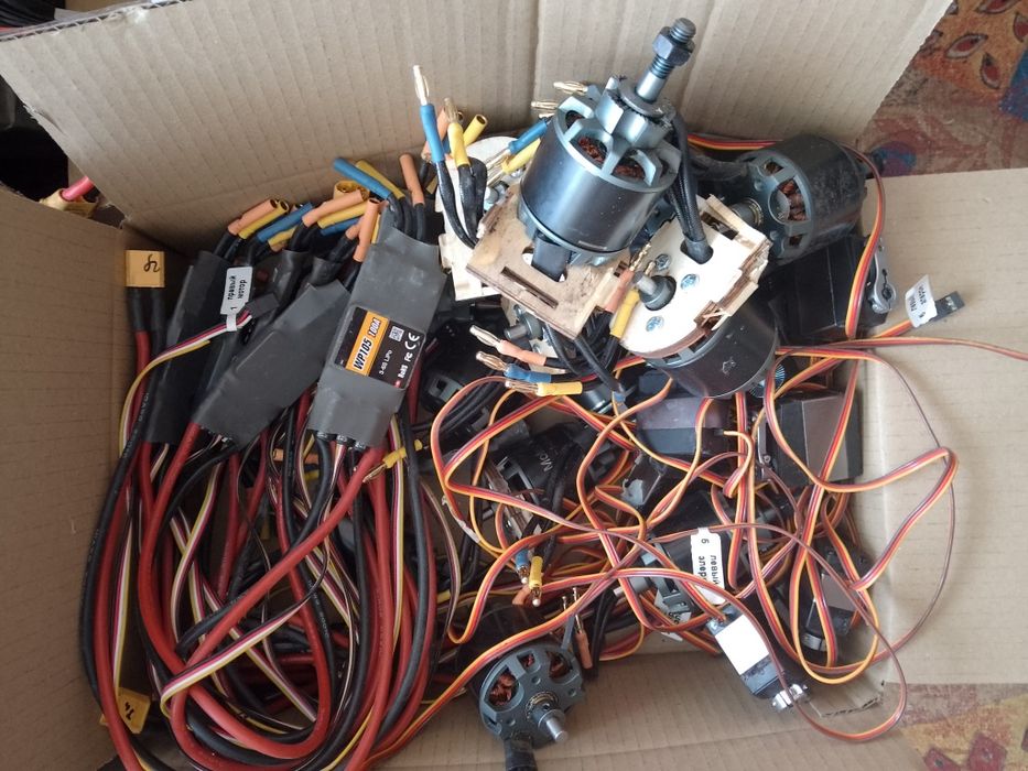 Продам різні запчастини для дронів