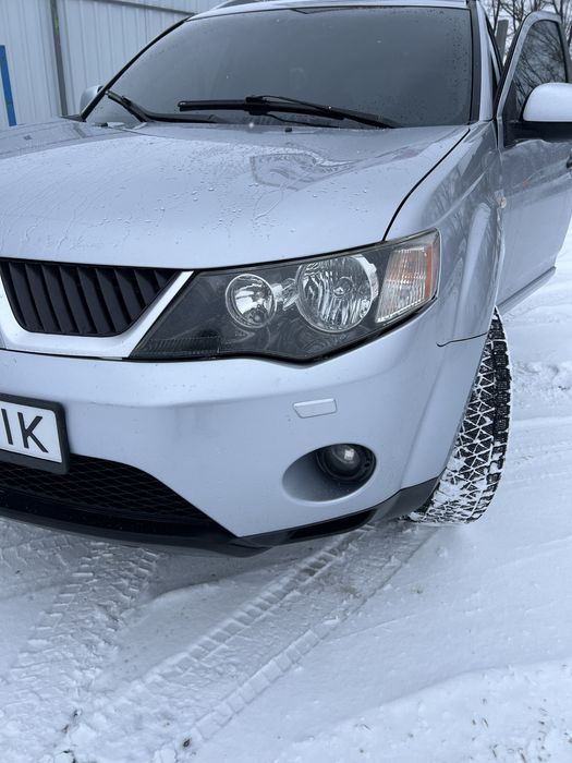 Продам Outlander XL