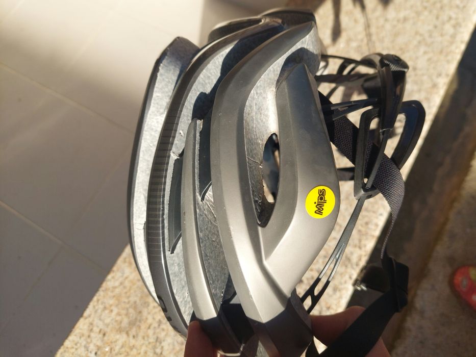 Capacete Giro Cinder Mips