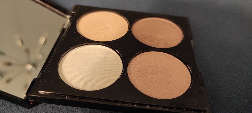 Paleta rozświetlaczy Revlon