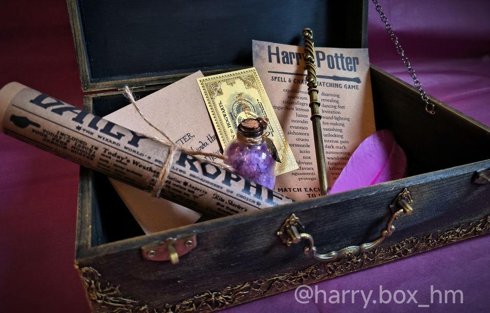 Скринька Гаррі Поттер з подарунком. Cундук Harry Potter подарок на