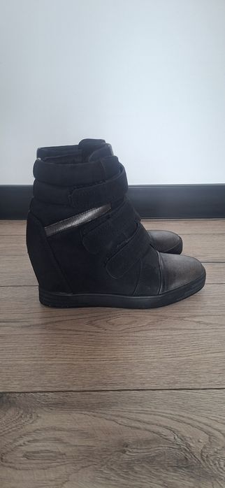Buty na Koturnie