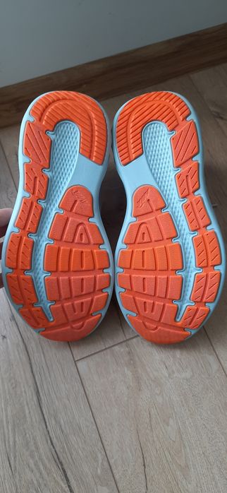 NOWE, przewiewne, lekkie adidasy rozm.40,5