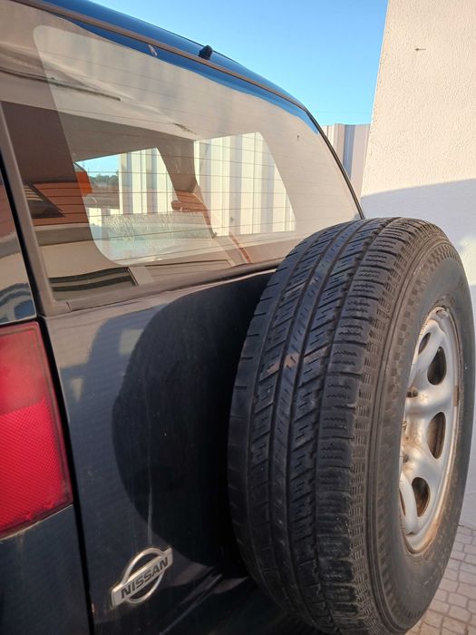 NISSAN Terrano II em ótimo estado de conservação