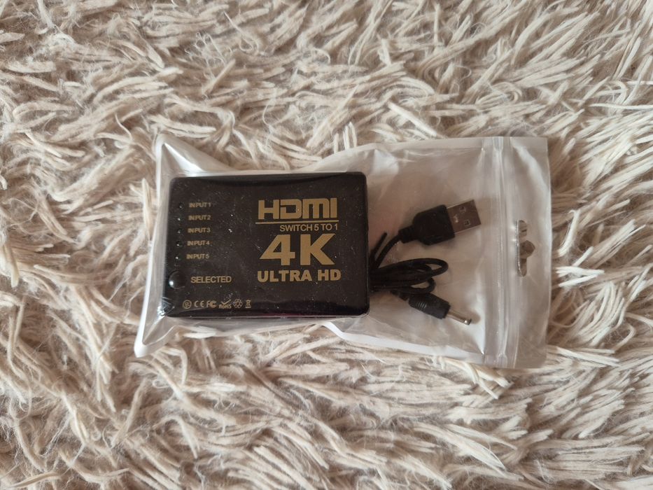 Switch HDMI 5 na 1 z kablem USB + odbiornik + pilot