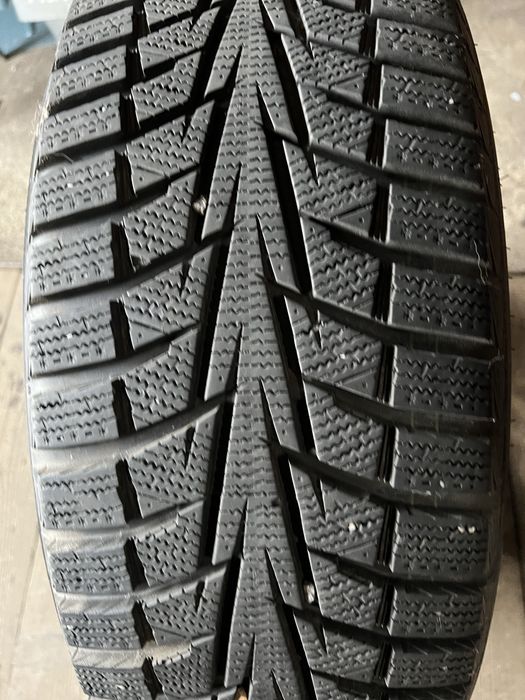 Зимняя резина шина с дисками Hankook 235/65/17