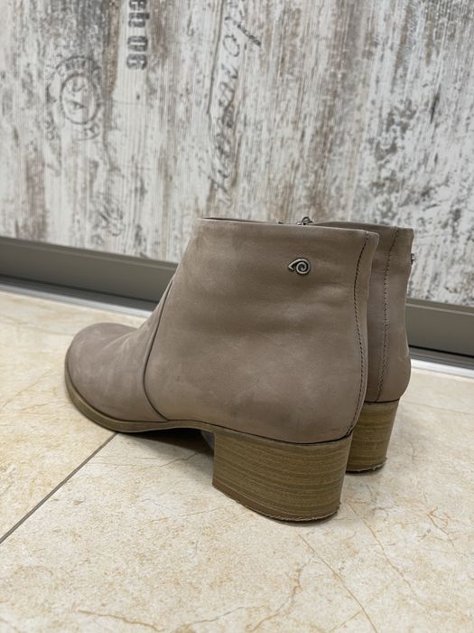 Взуття жіноче