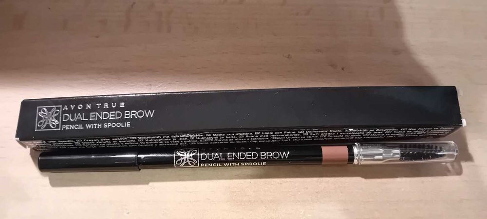 Kredka i szczoteczka do brwi 2 w 1 z Avon!