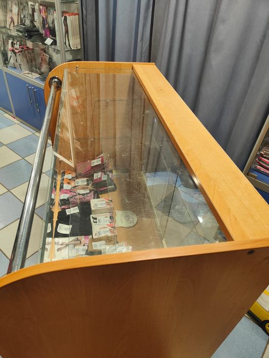 Продам вітрину  для демонстрації