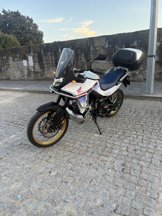 Honda  Transalp 750 ( Com 2650€ em extras originais )