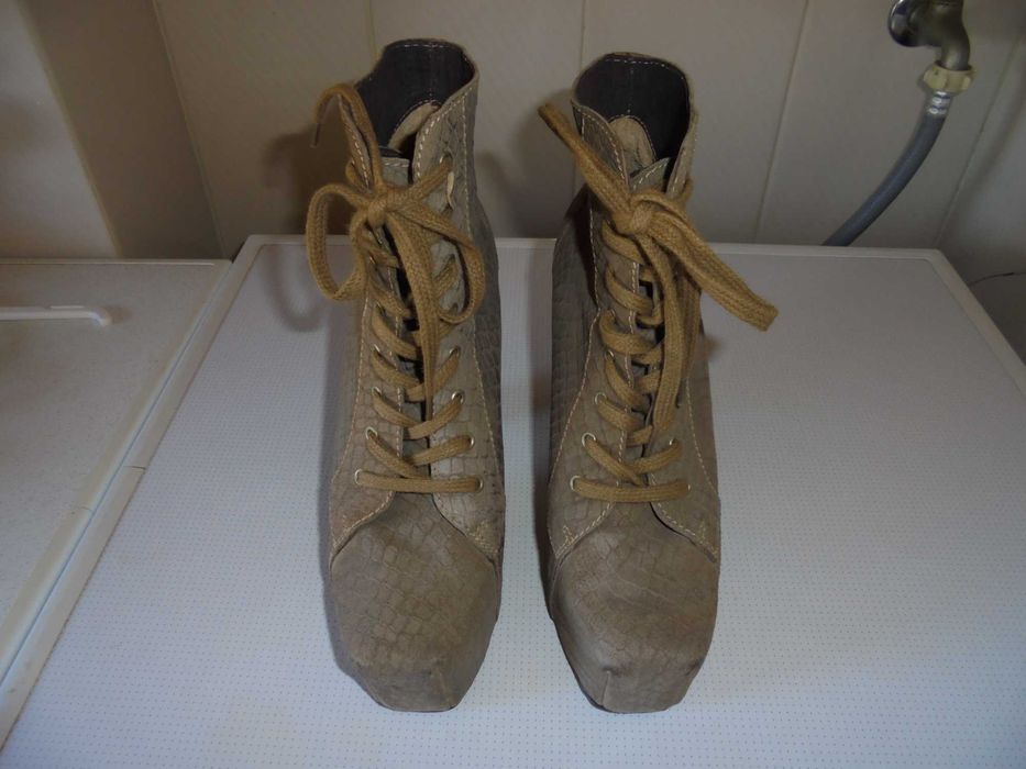 botas de senhora muito lindas