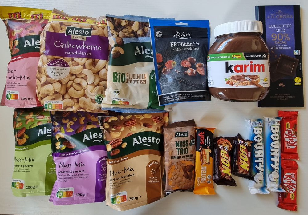 Mieszanka orzechów + nutella 750g + coś słodkiego