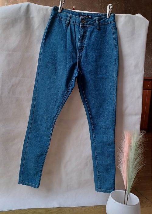 Śliczne jeansy spodnie jeansowe Boohoo 34 XS Blue talia dżins dżinsowe
