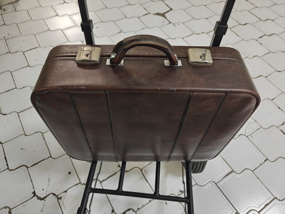 Mala antiga de viagem