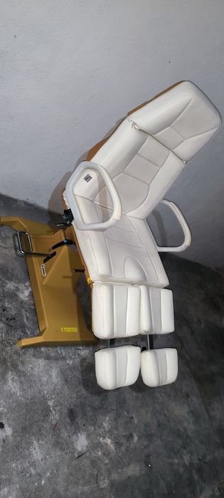 Poltrona hidráulica articulada para tratamento de pedicure ou de podol