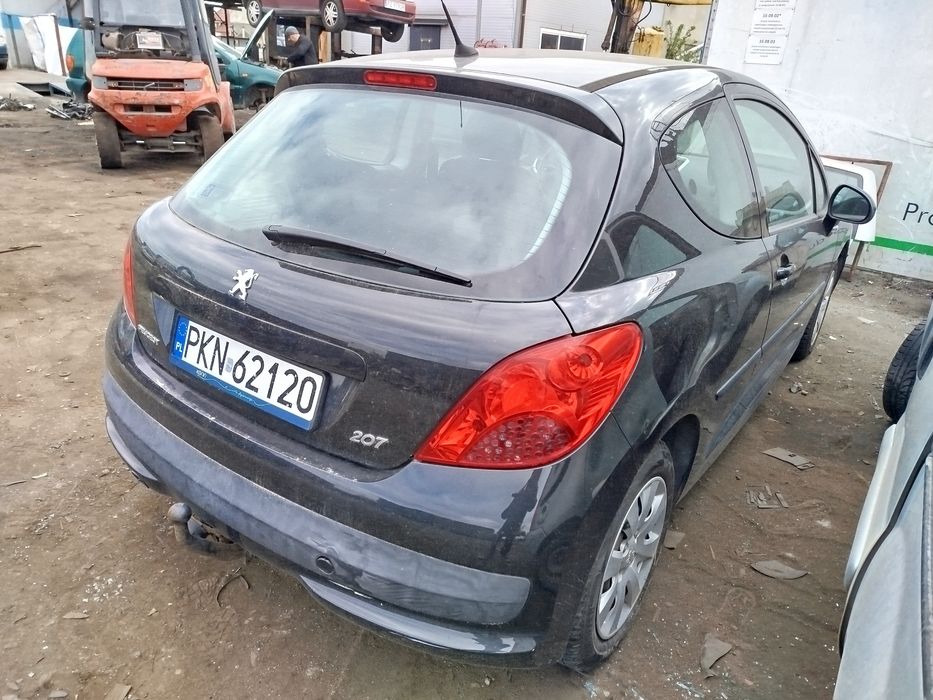 Peugeot 207  EXLD zderzak tył tylny stan bdb wysyłka