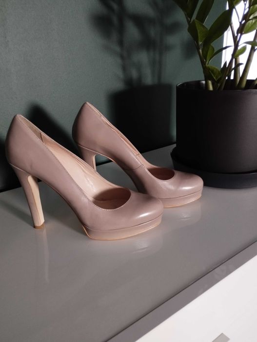 Buty na obcasie firmy Tiffi