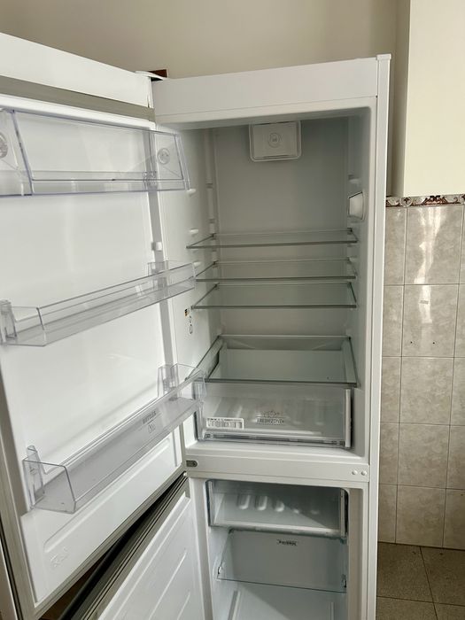 Frigorífico Ariston Hotpoint H8 A1E W