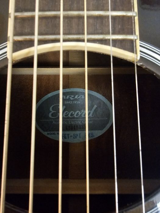 Guitarra  acoustica Aria