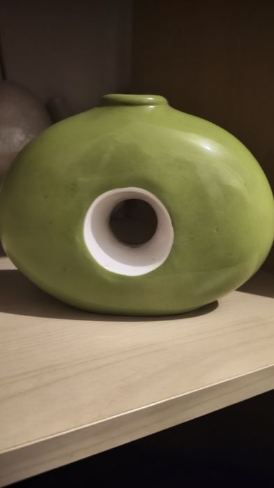 Vaso verde de cerâmica