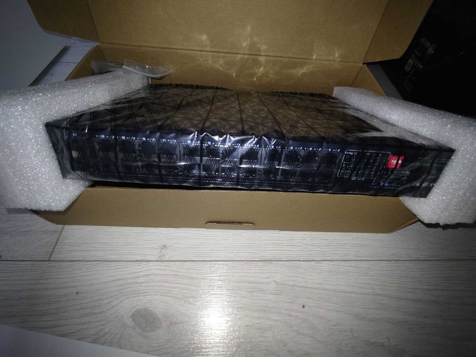 SWITCH 24x 1GB POE 2x SFP RACK 10 19' 360W Lanberg