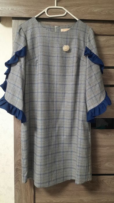 Продам нарядное платье на торжество 50 размер