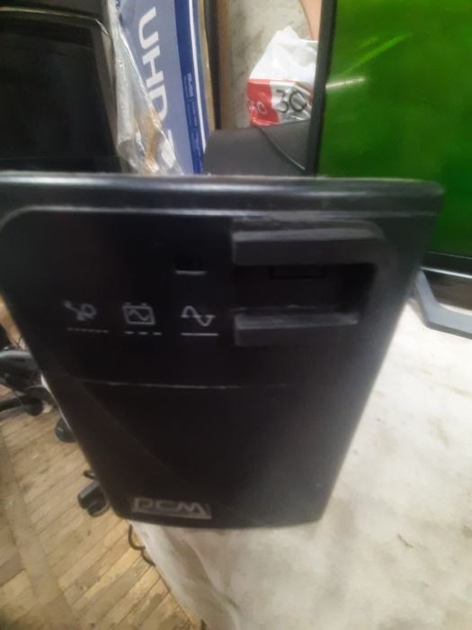 UPS Блок Безперебійного живлення