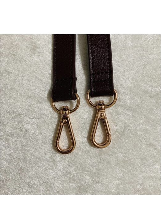 Тонкий плечовий ремінь сумки з фурнітурою рожеве золото