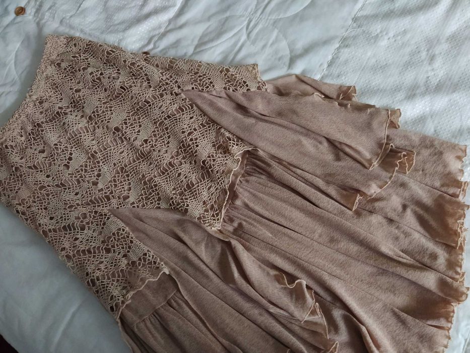 Conj. novo Saia + Blusa bege em renda crochet tam. M/L