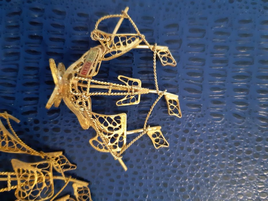 Mini réplicas de caravelas portuguesas