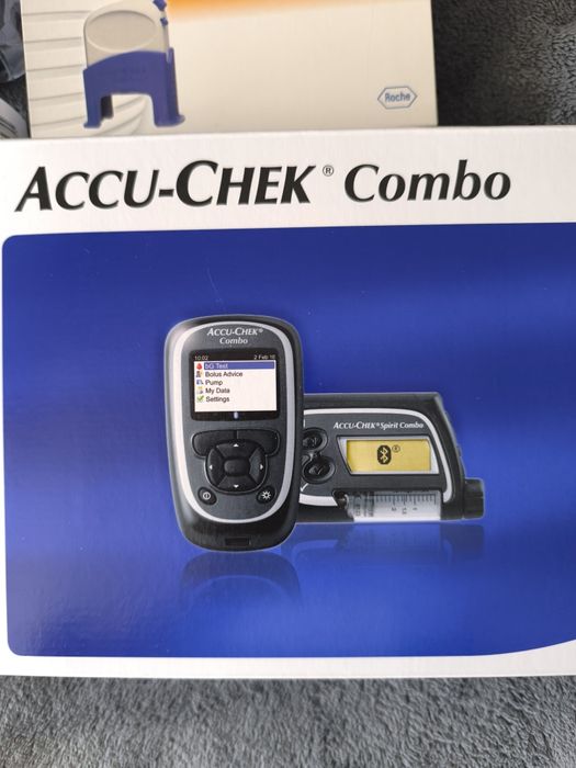 Pompa insulinowa ACCU-CHEK COMBO i pakiet startowy.
