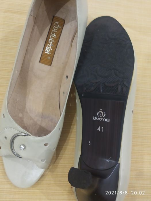 Туфли женские  в отличном состоянии, один раз на под часа обували.