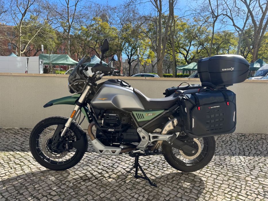 2021 Moto Guzzi V85TT