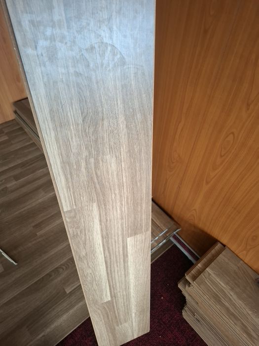 Chão flutuante cor carvalho, 62m2   3 meses  uso