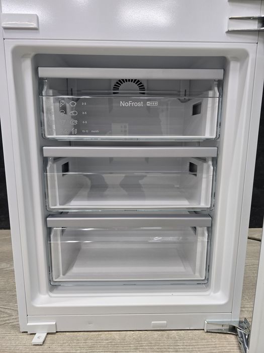 Вбудований холодильник Miele®️ KDN7724 E Active 2024р Виставка