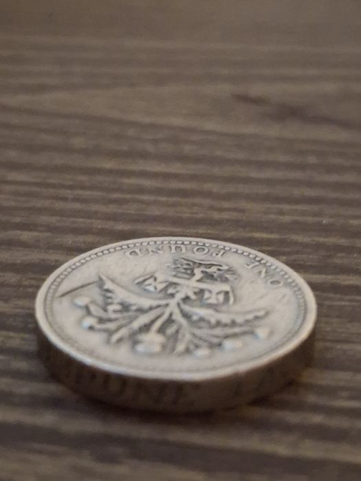 Монета One Pound 1984 Elizabeth 2