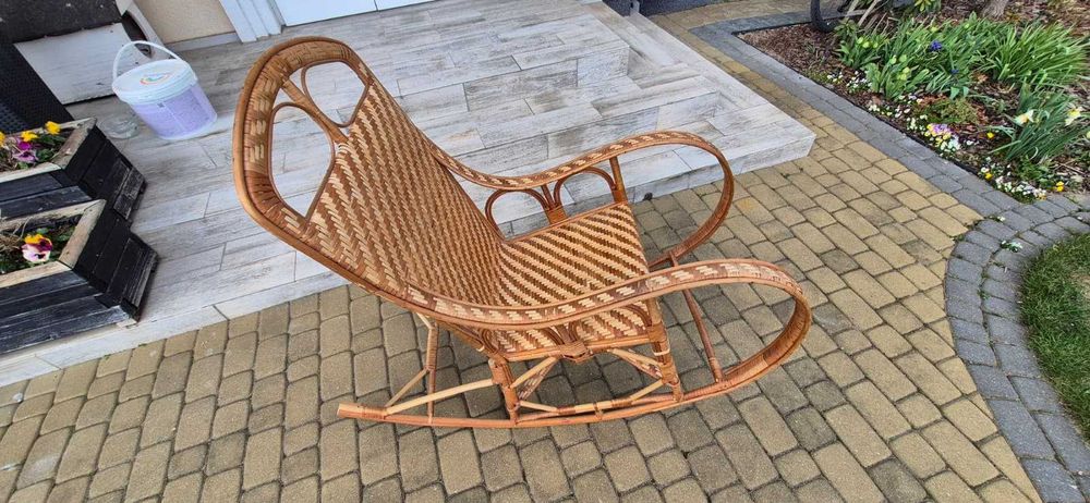 Fotel wiklinowy bujany