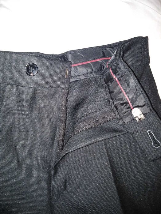 Продам шкільний костюм