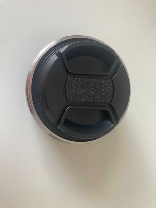 Obiektyw Sony SEL16F28