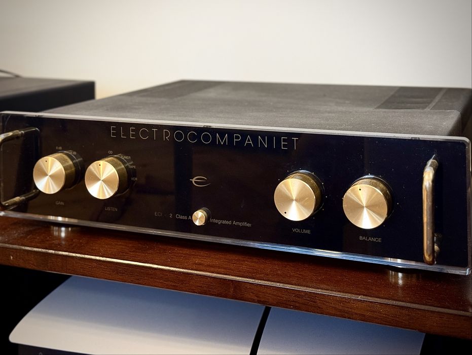 Wzmacniacz Electrocompaniet eci-2. Wyjatkowo muzykalny