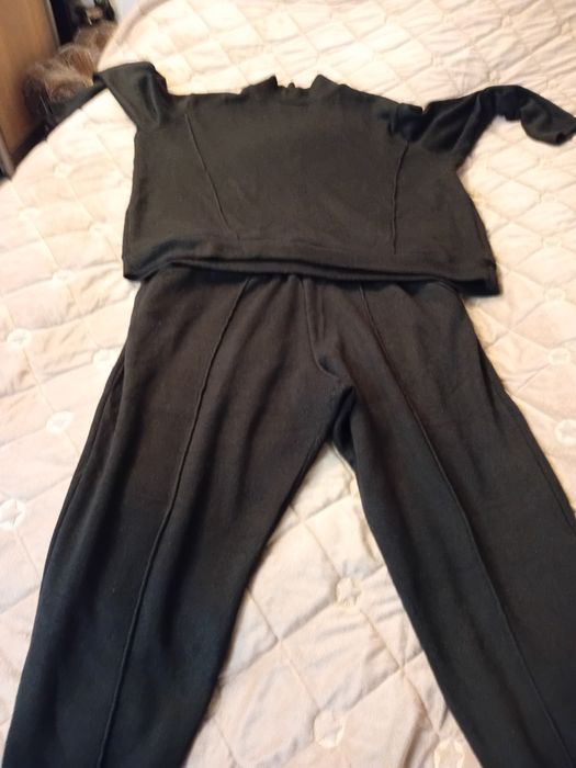 Жіночий кашеміровий костюм