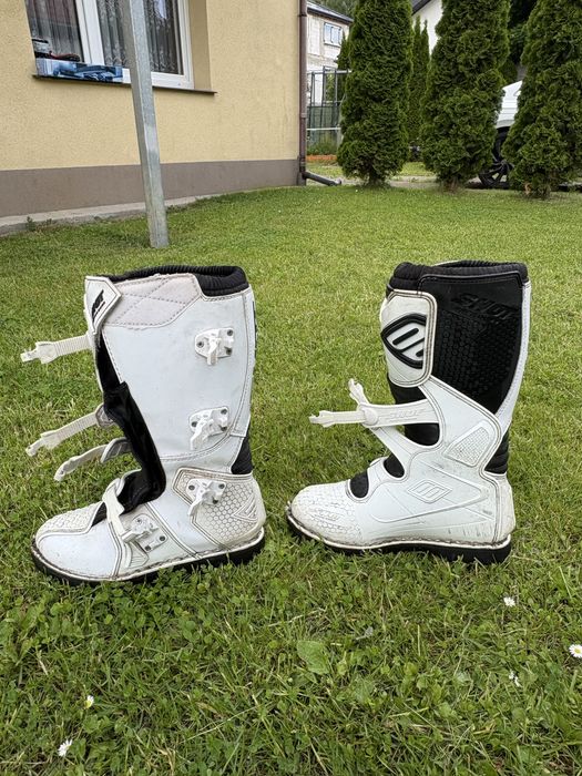 Buty na crossa biale