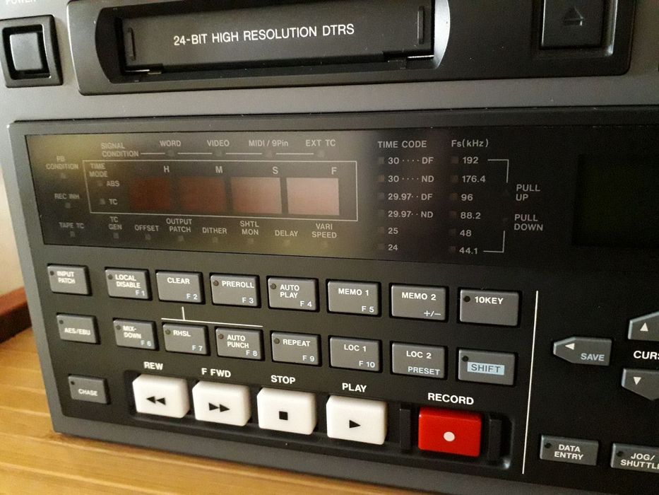 Tascam da-98hr 24-bit аудио-видео рекордер (запчасти)